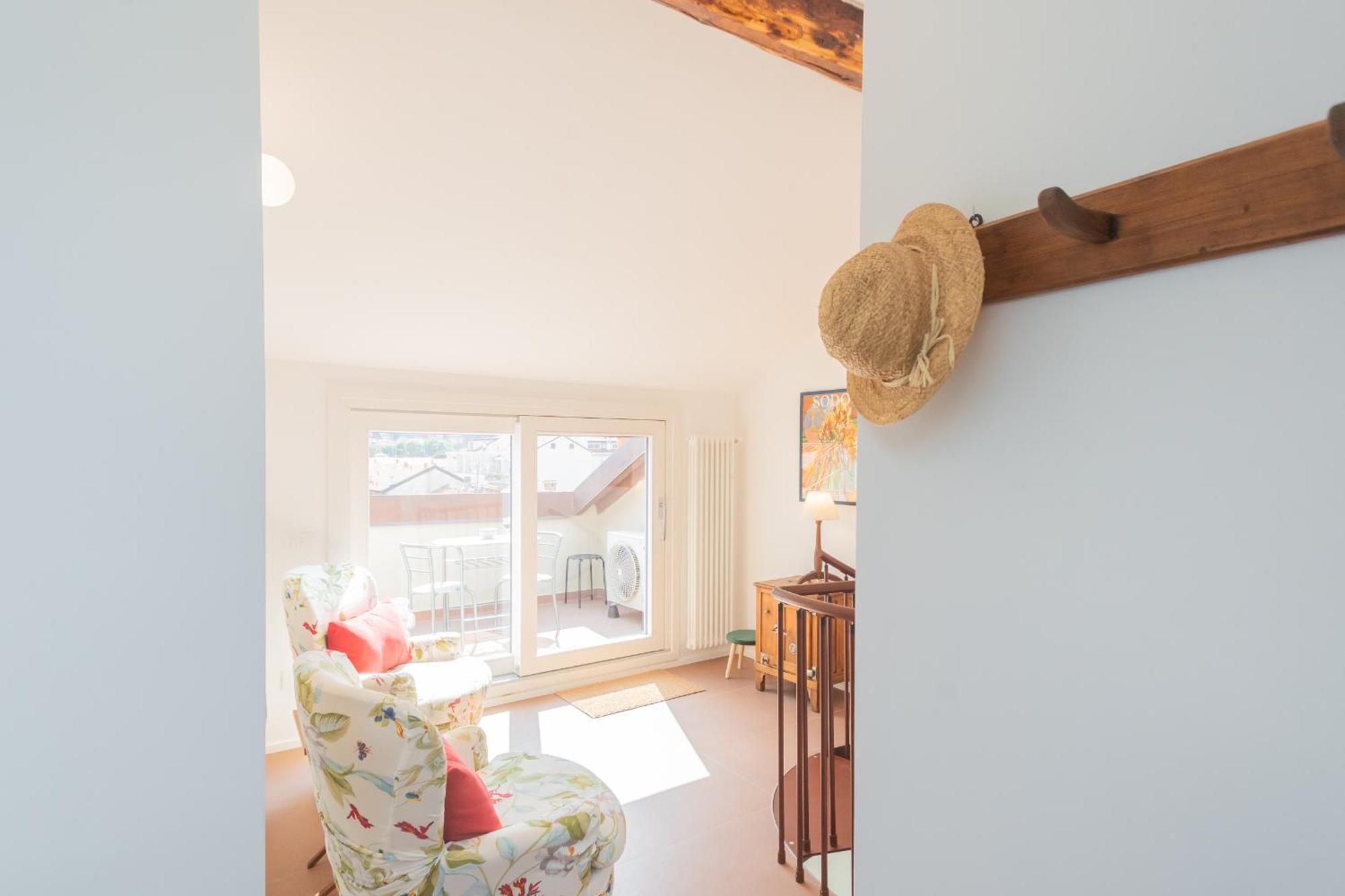 Rooftop Nest In Center By Rent Côme