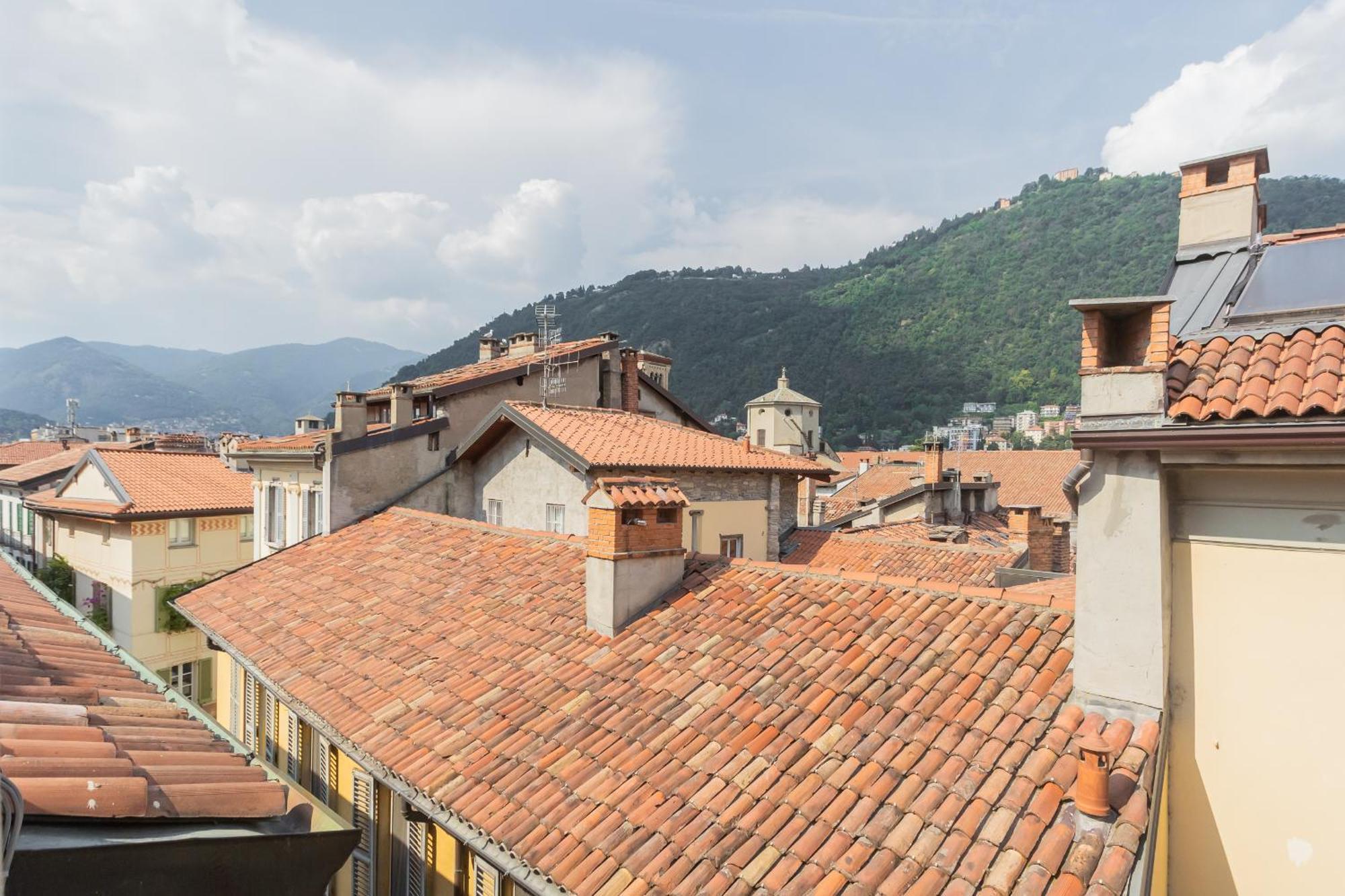 Rooftop Nest In Center By Rent Côme